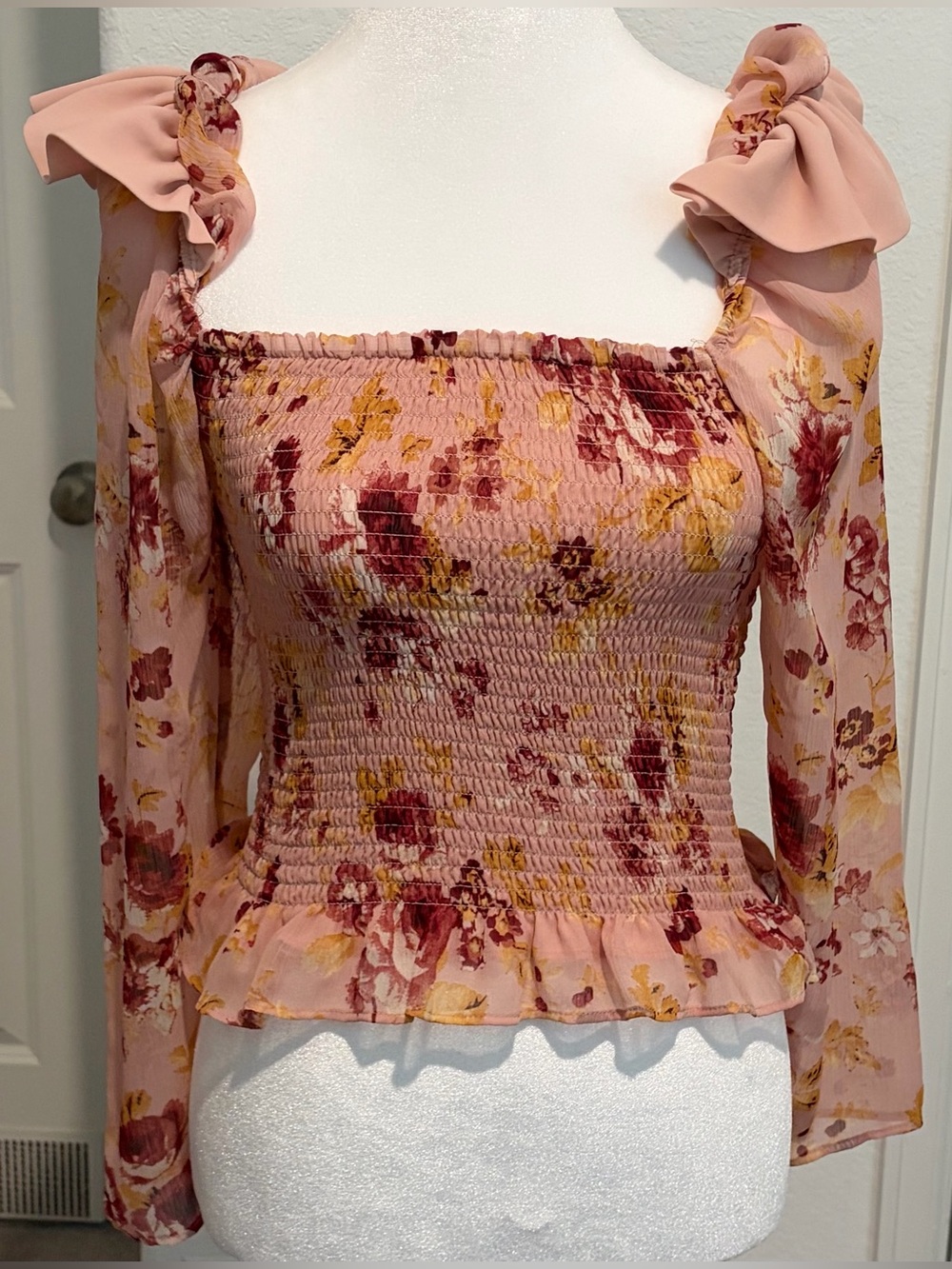 Express Top Womens Small Pink Floral Smocked Square Neck Long Sleeve Crop Blouse